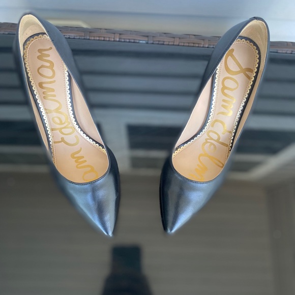 Sam Edelman black leather heels. - Picture 3 of 5